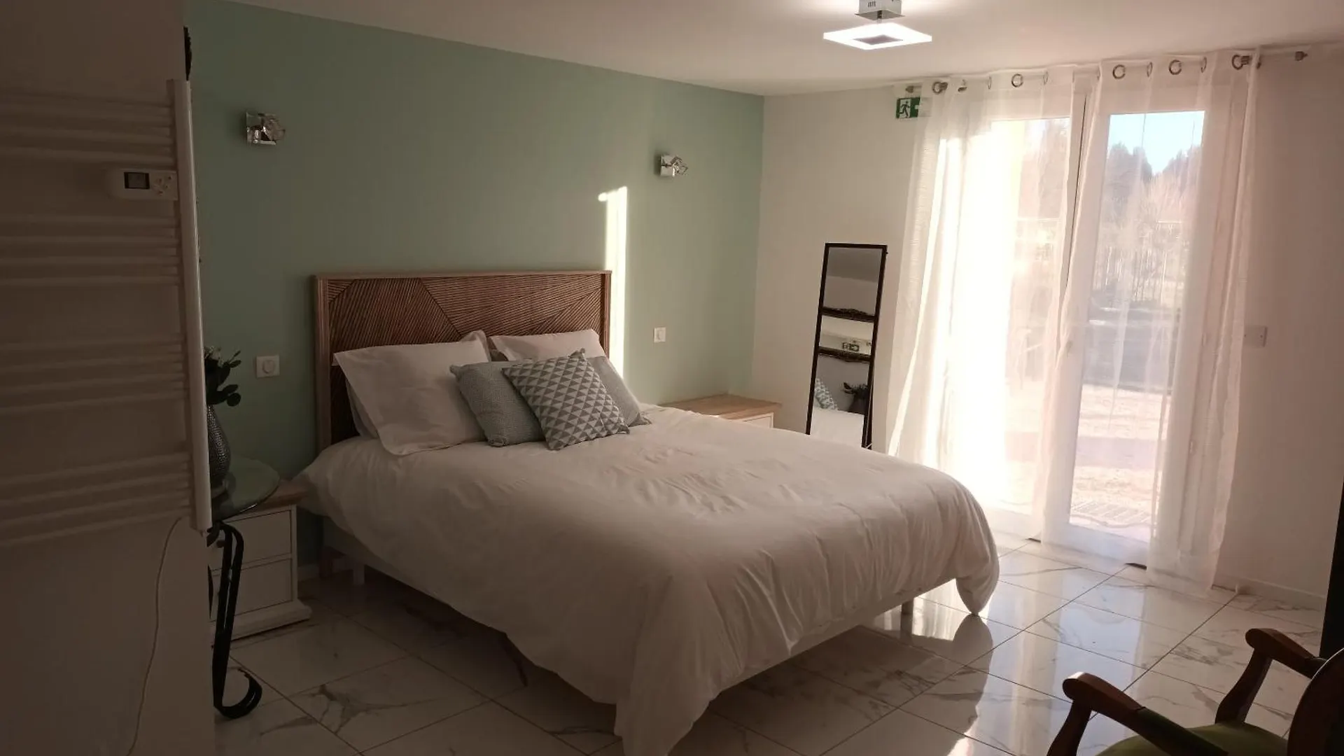 Bastide Des Martelieres Bed & Breakfast Salon-de-Provence 0*,  France