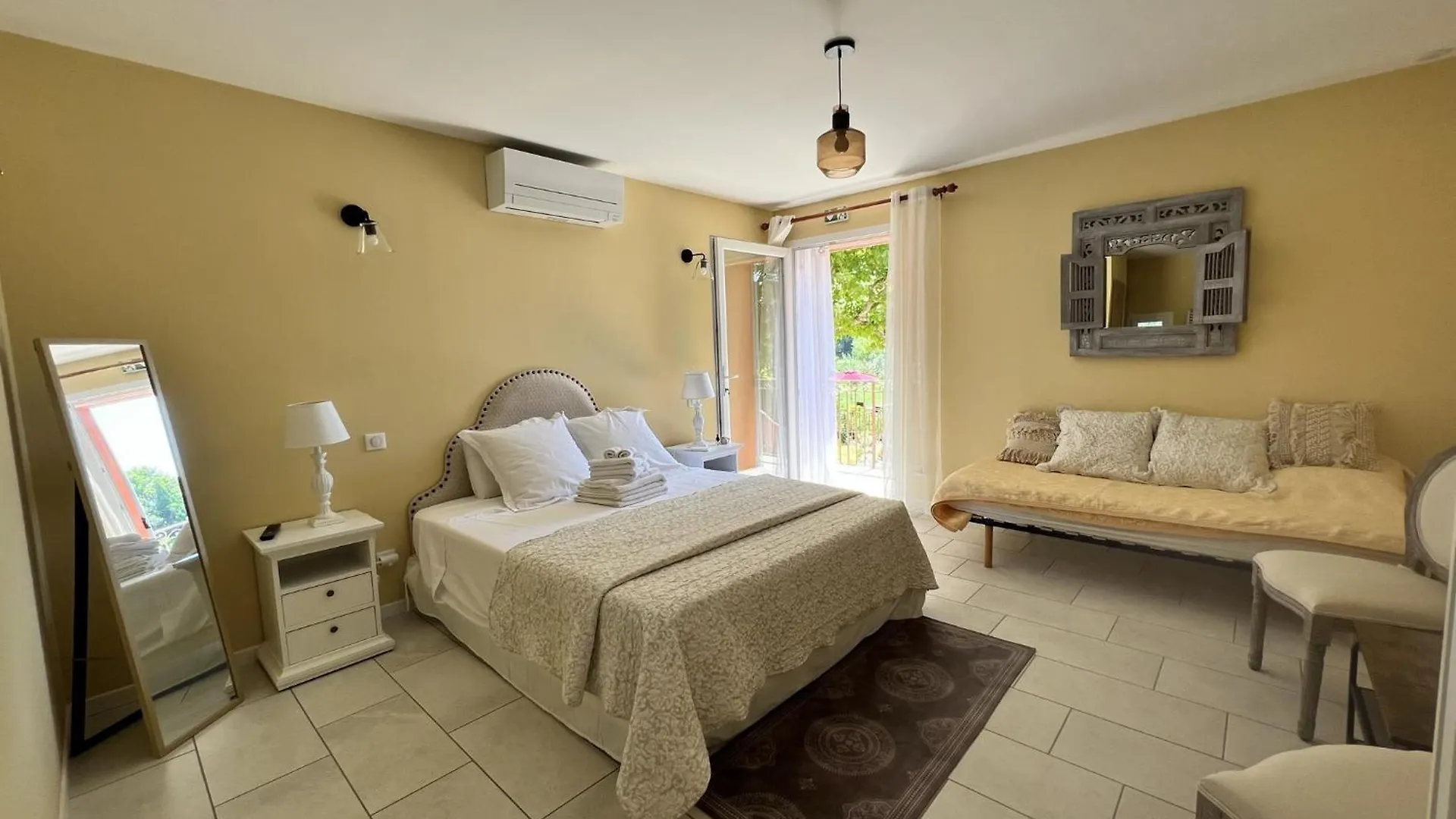 Bastide Des Martelieres Bed & Breakfast Salon-de-Provence