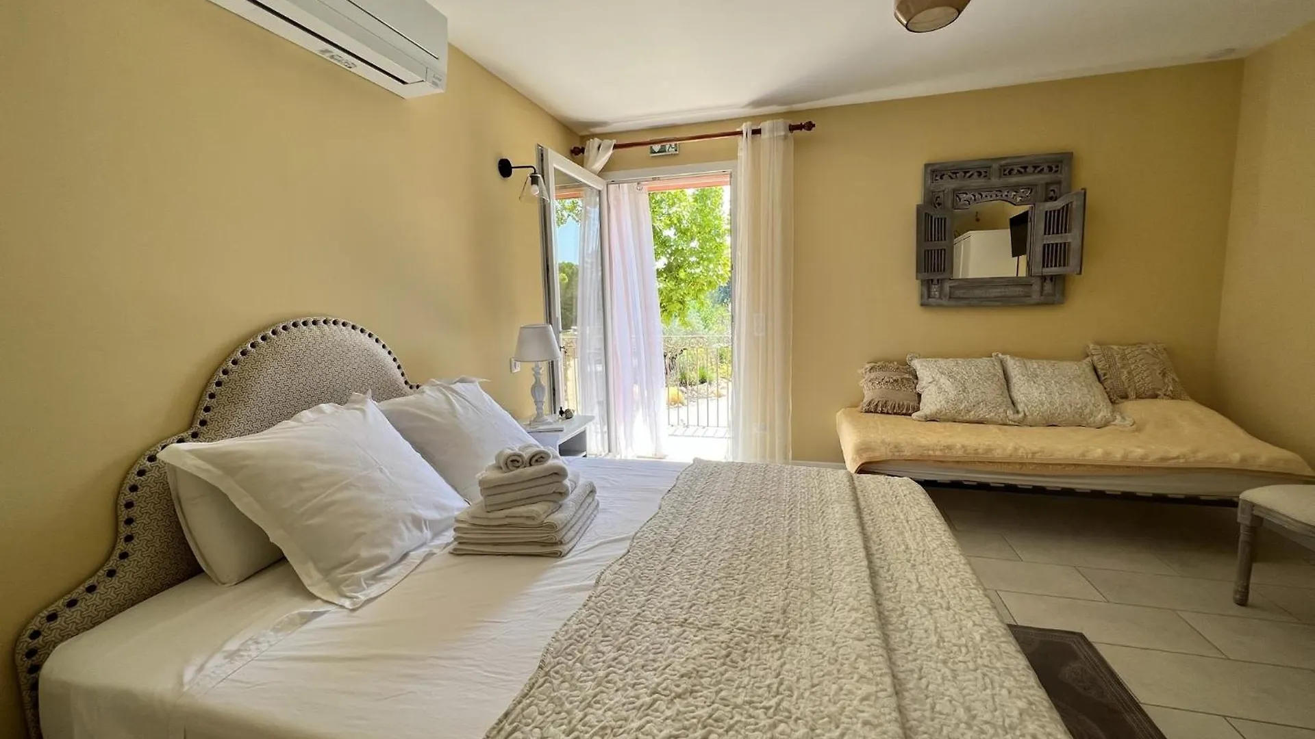 Bastide Des Martelieres Bed & Breakfast Salon-de-Provence